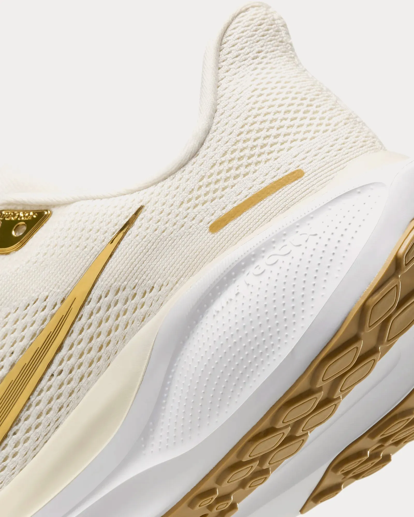 Pegasus 41 Phantom / Light Pumice / Sail / Metallic Gold Running Shoes