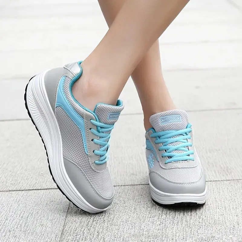 Stylish Women's Sneakers: Fashionable Vulcanized Shoes for Women, High-Quality Flats with Walking Platform - Available in Plus Sizes