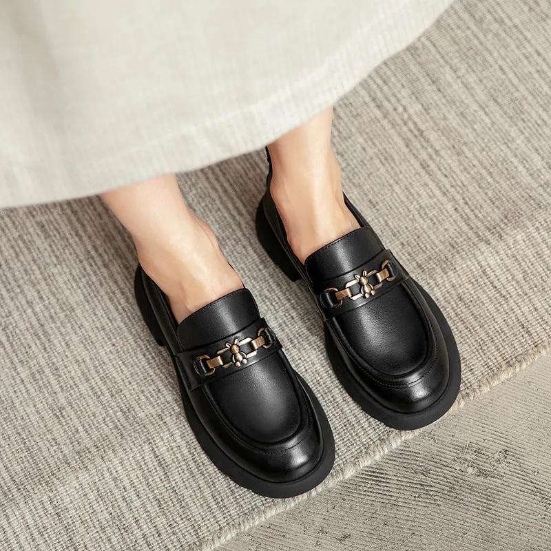 Women Retro Chain Leather Soft Loafers